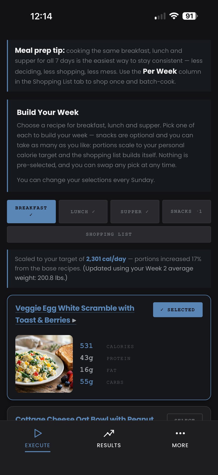 Nutrition screen showing a selected breakfast recipe with photo and full macro breakdown, scaled to the user's calorie target